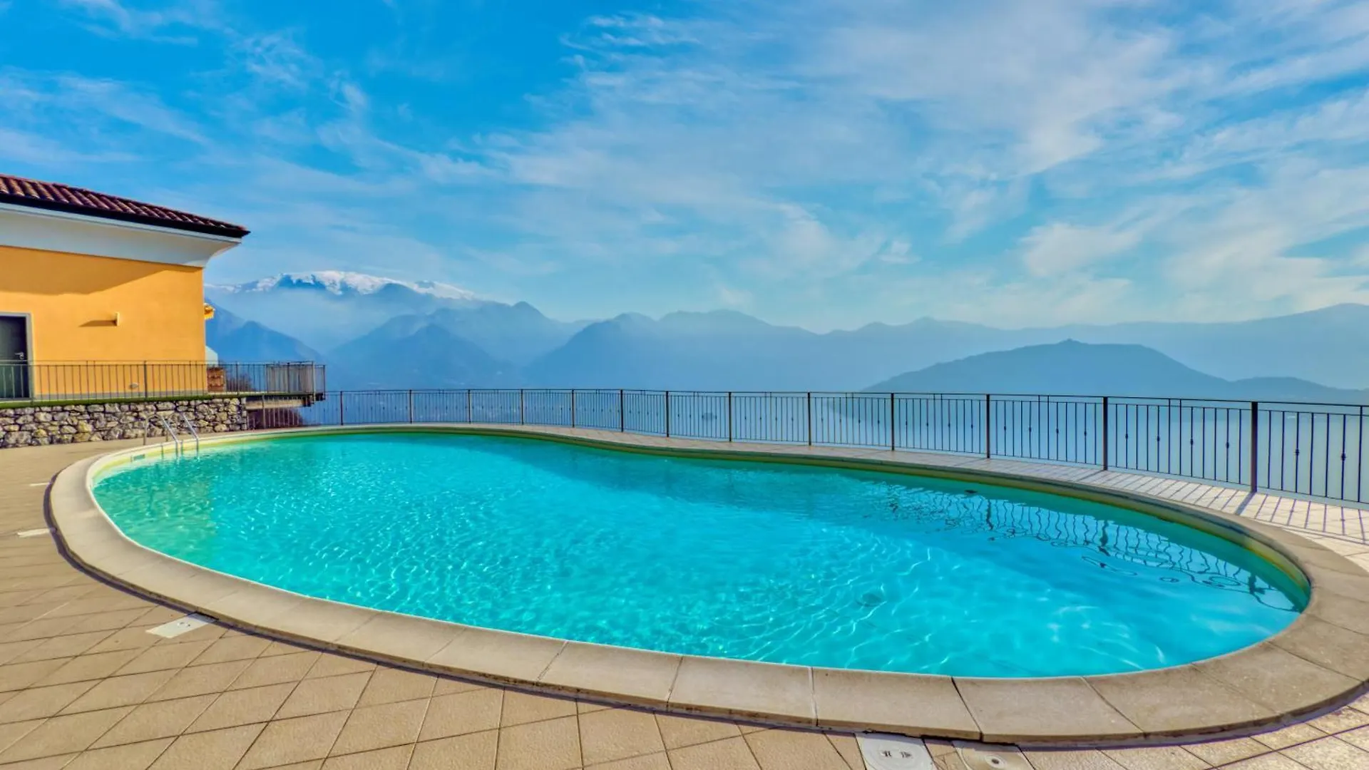 Panoramic Lake Iseo View House With Pool - Free Box Car Parzanica 0*,  إيطاليا