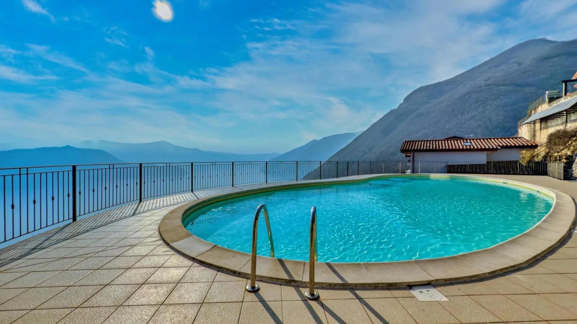 شقة Panoramic Lake Iseo View House With Pool - Free Box Car Parzanica إيطاليا